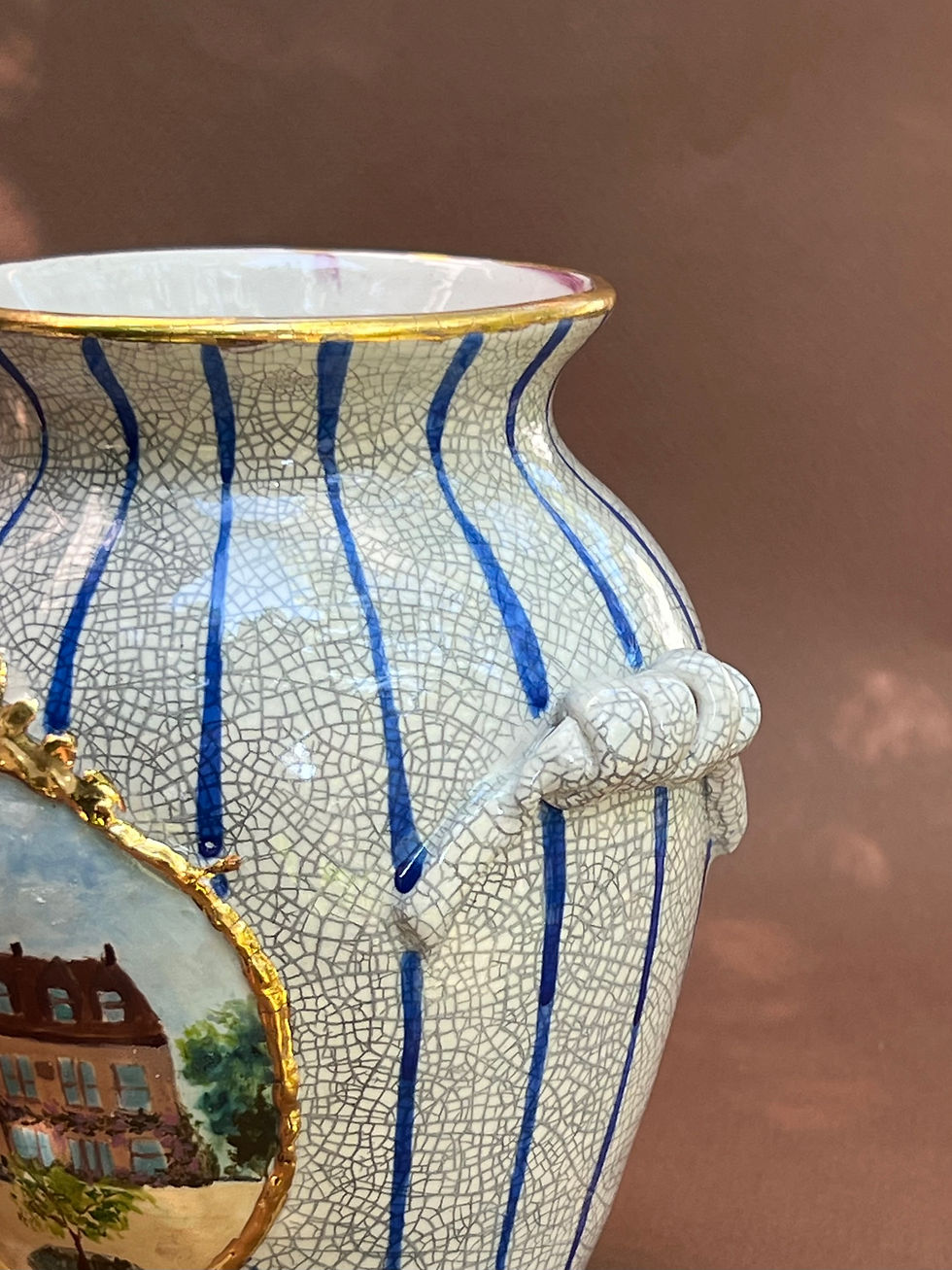 Thumbnail: Le Vase aux Souvenirs - Custom Handmade Vase