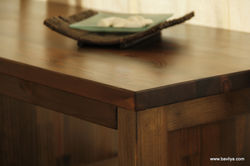 שידה מעץ אורן מלא בצבע אגוז