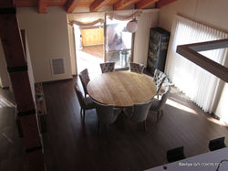 שולחן אוכל בקוטר 2 מטר, אגוז אפריקאי