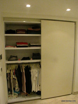 ארון הזזה עם חזיתות שלייפלק