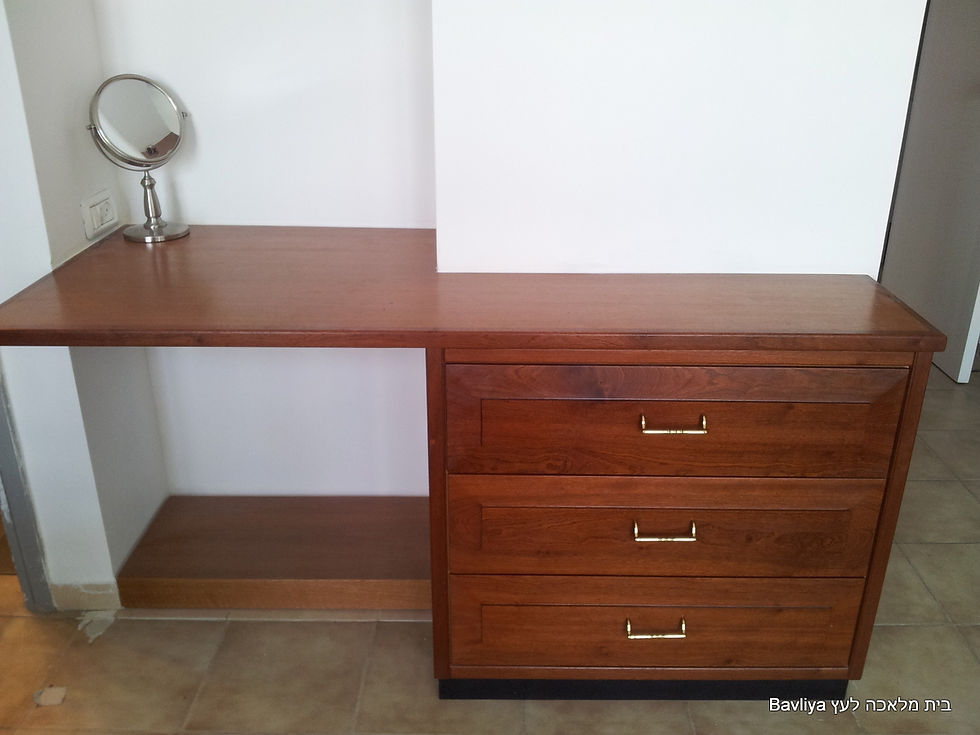 שידה לחדר שינה מעץ מהגוני ווינטאג