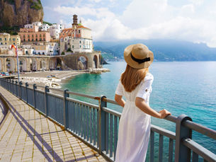 Hot Girl Euro Summer. Allies of Travel share their top tips on packing for a European holiday in the height of summer.