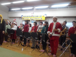 交流プラザさくら「クリスマスわくわくコンサート」で演奏しました♪