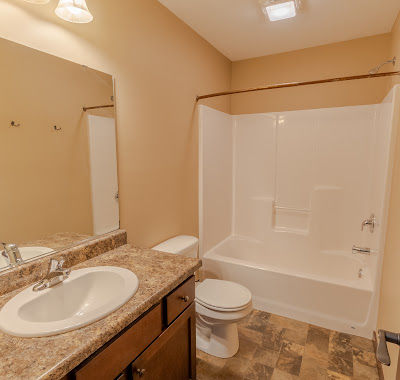 5-13-2022_1012A W Hwy 14 (4Bed) (17 of 21).jpg