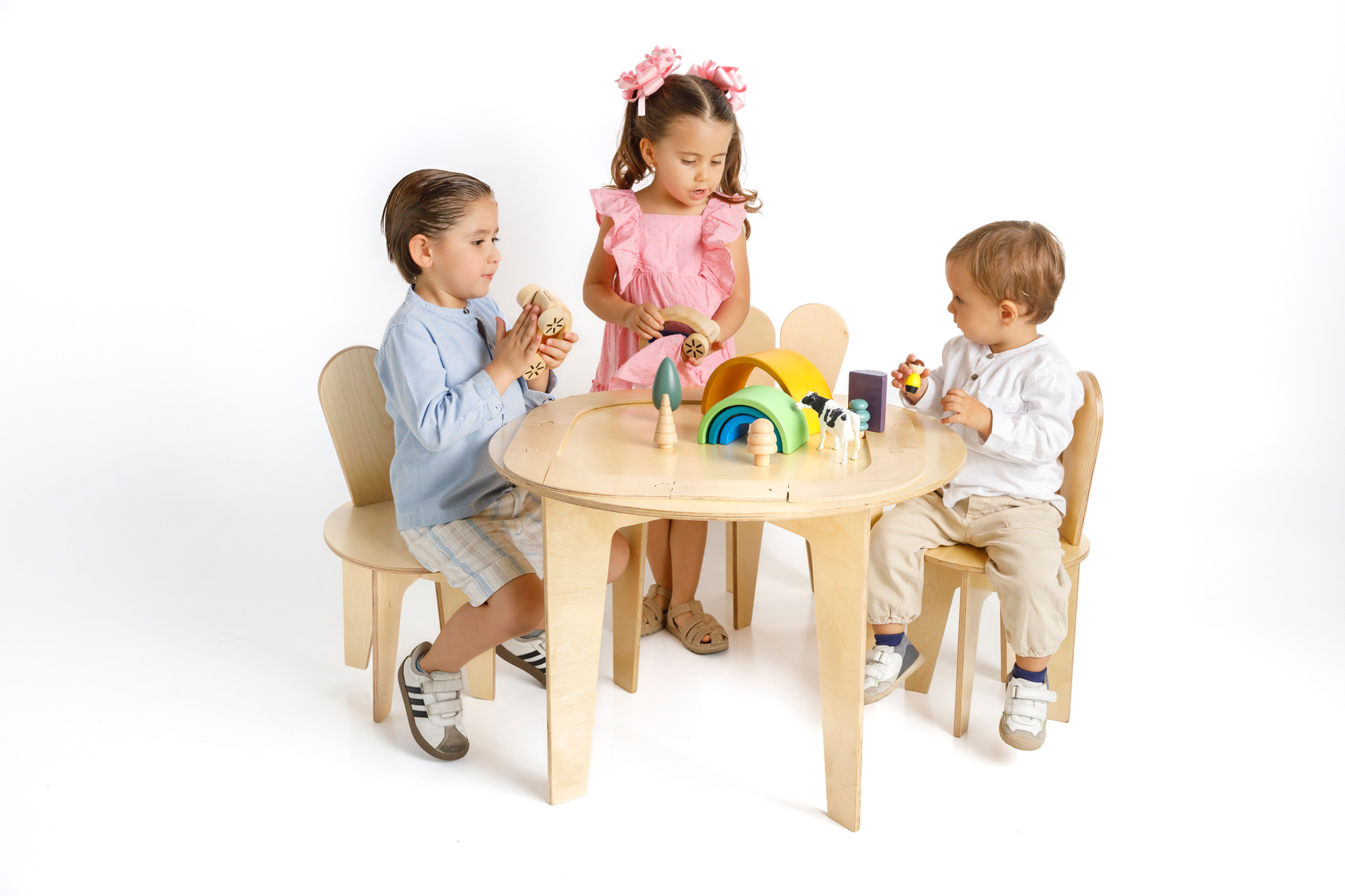 Mesa Circular con Sillas