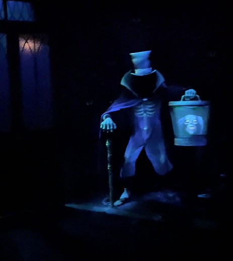 Haunted Mansion exterior at Magic Kingdom