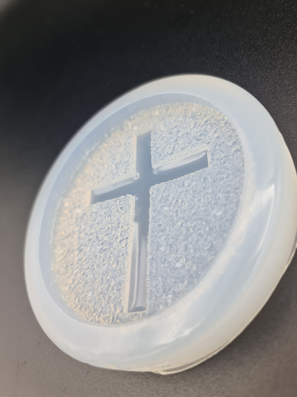 Thumbnail: Cross on druzy dish mold