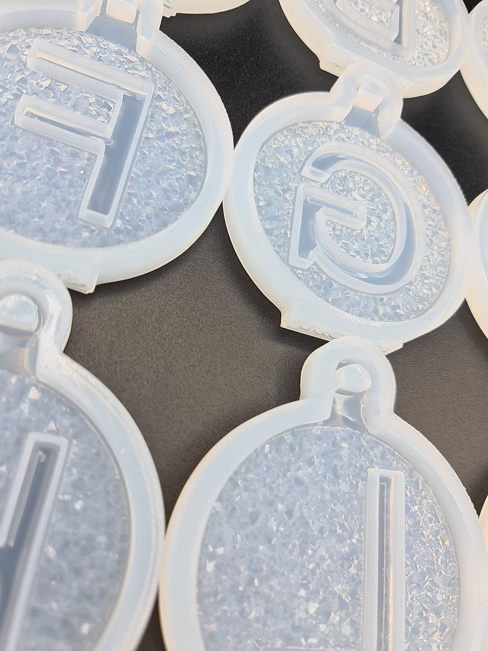 Miniature : Druzy round Christmas ornaments with shiny initial molds