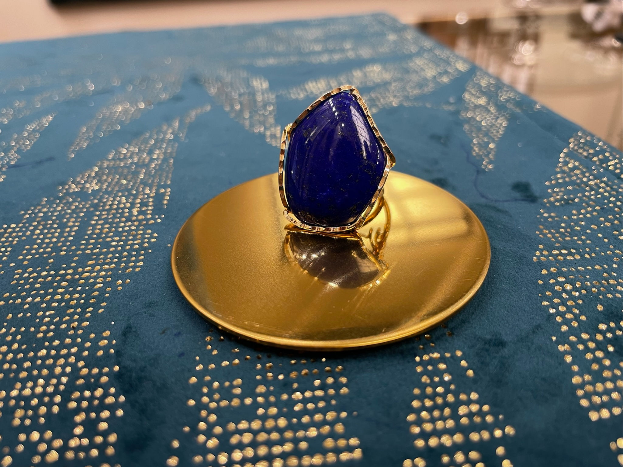 Anello con lapislazzulo