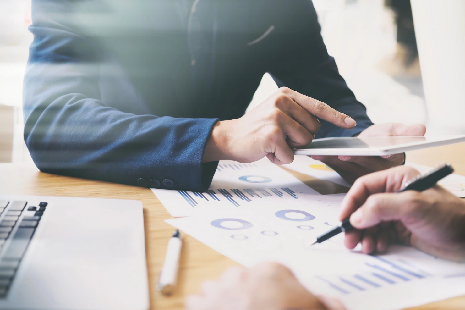 business-analysis-meeting-training-team_1421-34.webp
