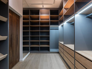 Wardrobe MFM: 5 Ide Desain Untuk Tingkatkan Estetika Kamar Anda