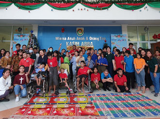 Aksi Kasih PT. Sumatera Prima Fibreboard : Berbagi Sukacita Natal 2023 bersama Penduduk Wisma Kasih