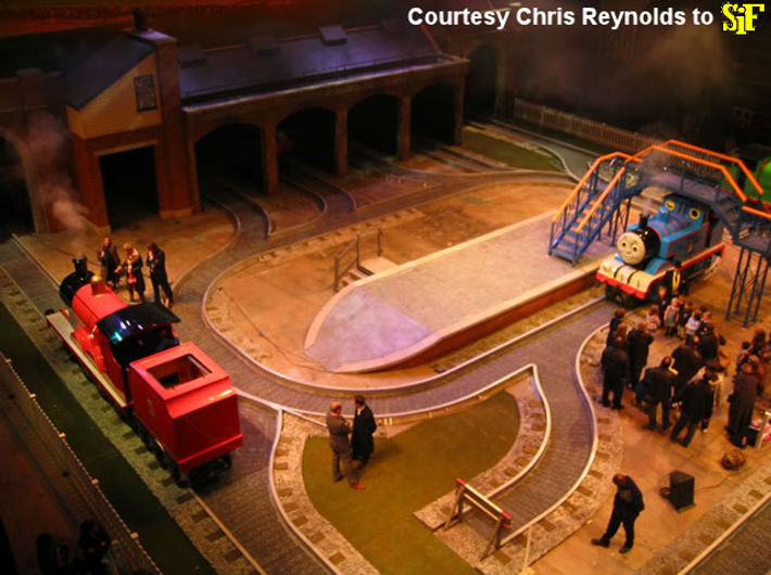ChrisReynolds_biglivetour01.jpg