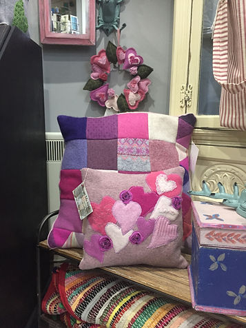 Cushions and wreath