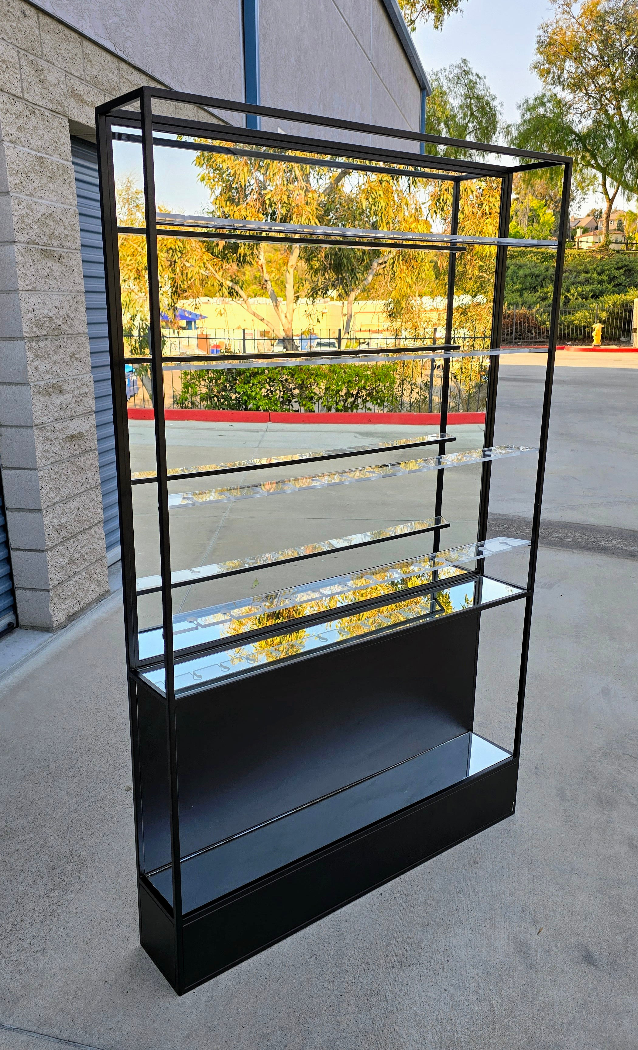 Black Mirror Champagne Wall