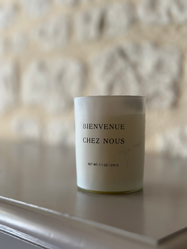 Accueil chaleureux au Domaine du Bardon : gîte avec services bien-être et coiffure sur place. Découvrez nos locations vacances pour un séjour authentique et personnalisé en Provence.