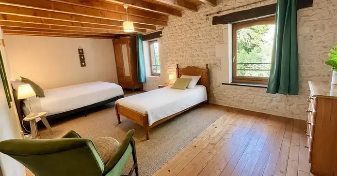 La chambre "singles" du gîte Les Tournesols au Domaine Bardon.