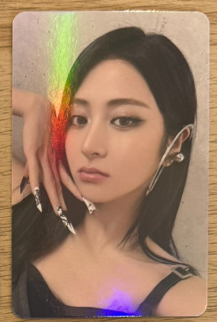 섬네일: LE SSERAFIM - Hot Soundwave holo POB