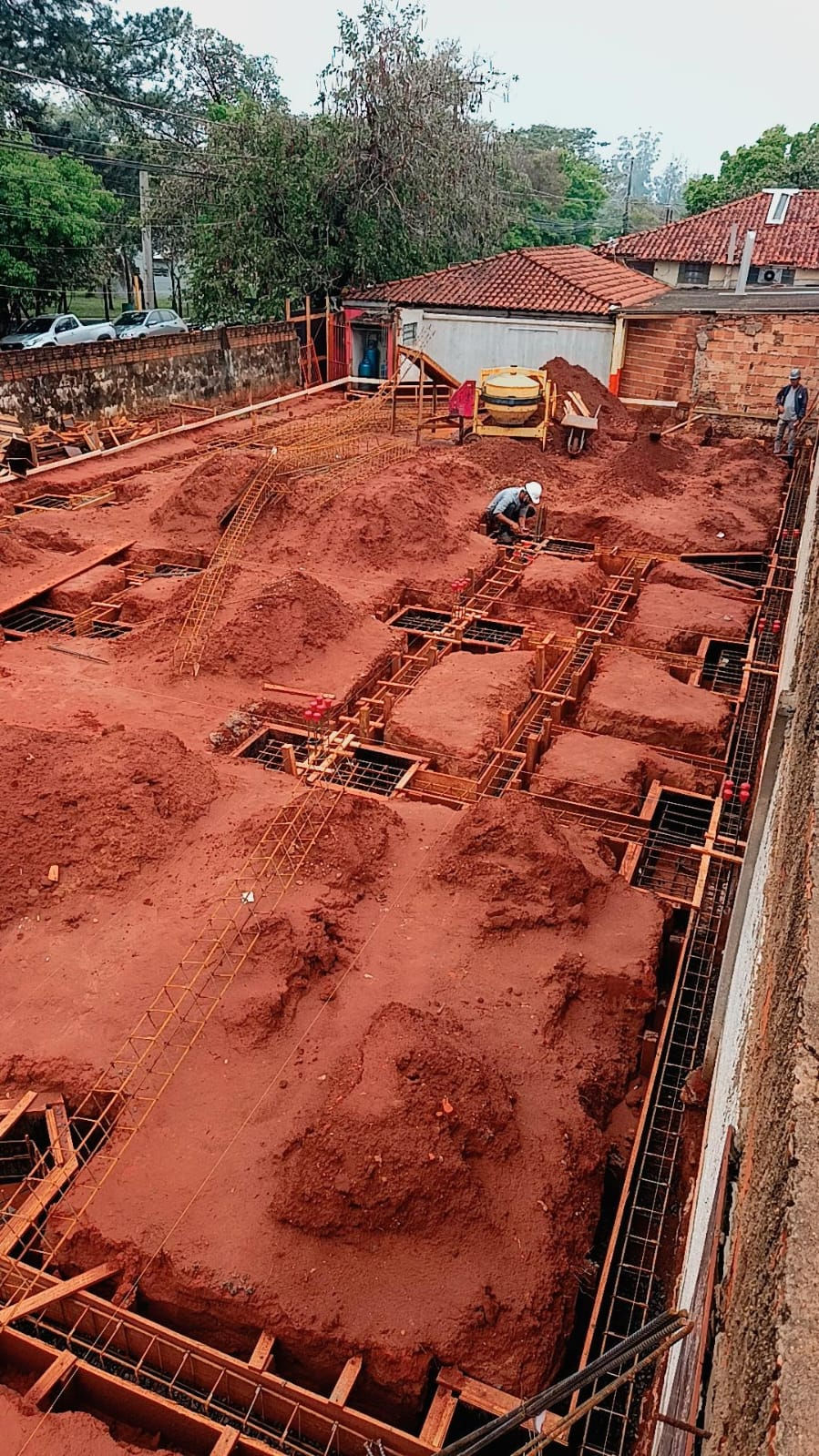 Construção de Galeria de Lojas em Araraquara: Avanço na Fundação | Kbau Construtora