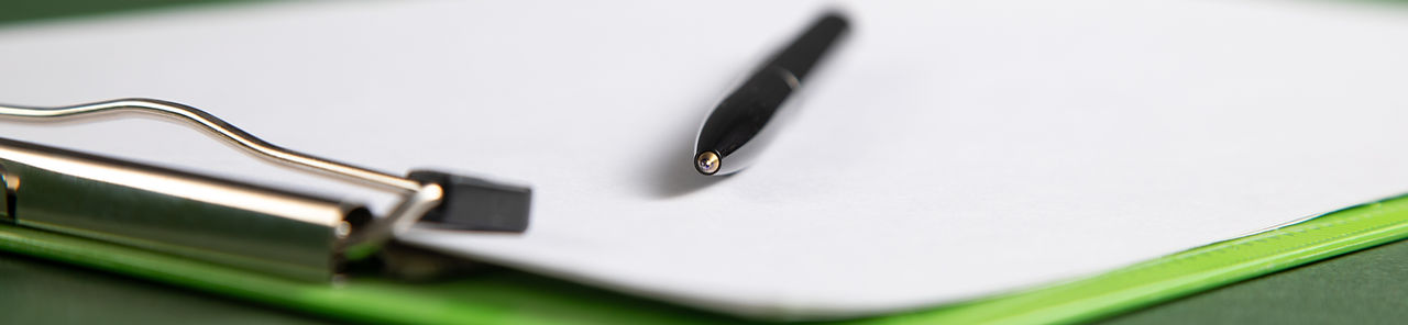 pen-contract-green-background.jpg