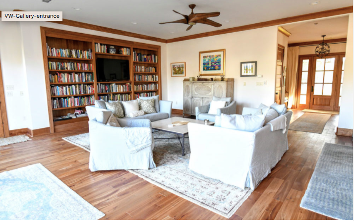 Holiday Flooring Tips to Make Your Home Warm, Inviting, and Guest-Ready This Season