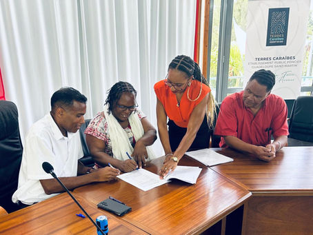 Signature d’acte de régularisation foncière pour 3 familles de la ville de GOURBEYRE !