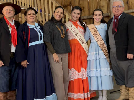 Marisol Santos prestigia pré-estreia da Invernada Juvenil do GTCN Velha Carreta antes do Juvenart 2026