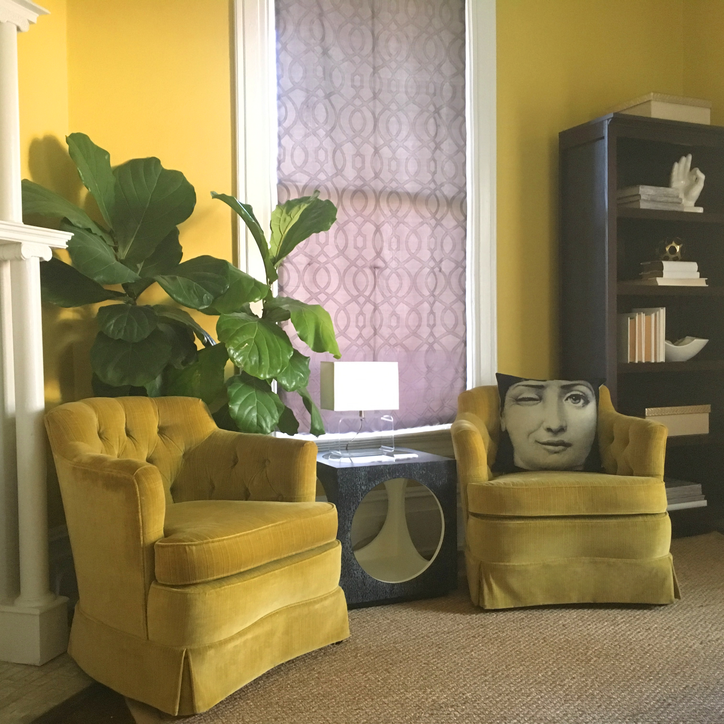 Sunny-yellow sitting room
