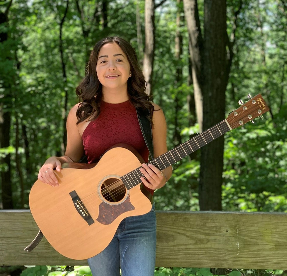 LIVE MUSIC with Liliana 