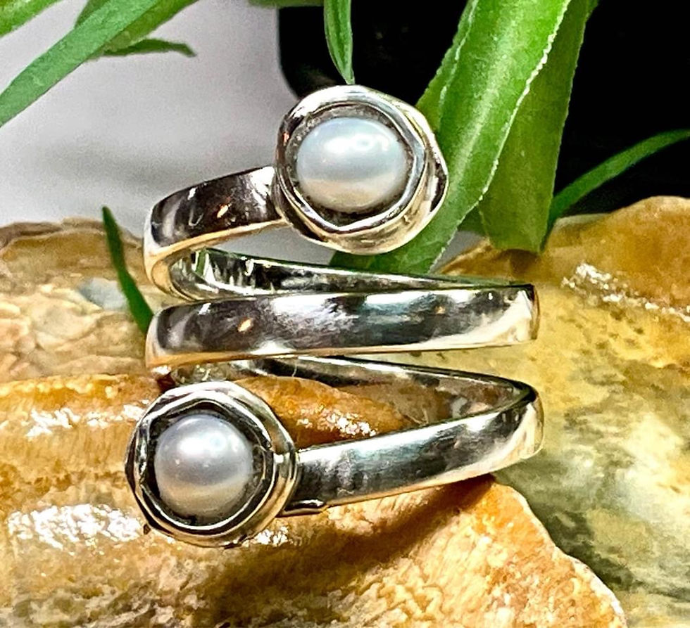 Thumbnail: Wraparound Freshwater Pearl Ring