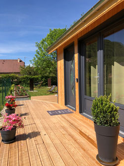 Le Chaleureux : l'entrée sur terrasse