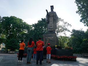 Autumn in Hanoi – A Morning Walk with Hanoi City Map