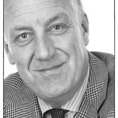 Frederic Busschaert : VERZEKERINGSADVOCAAT én plaatsvervangend POLITIERECHTER te Kortrijk betrokken