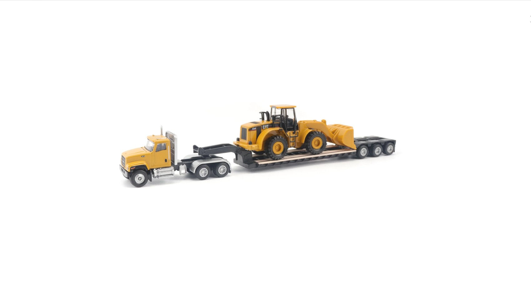 84418 1:87 HO Caterpillar CT681 Day Cab/Lowboy & Cat950 loader