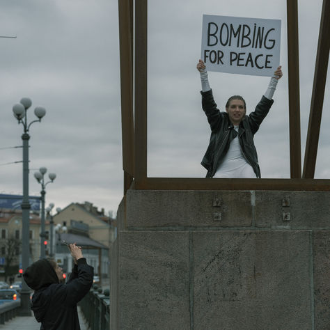 Vasario 24 d. Paryžiuje – meninė akcija „Tai ne tik skaičiai“, skirta karo Ukrainoje aukoms pagerbti