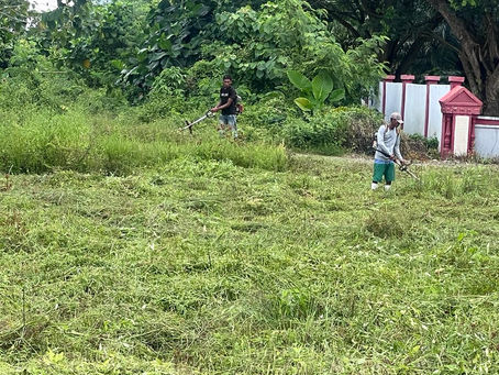 Kompak dan Produktif, Rutan Pasangkayu Gotong Royong Bersihkan Halaman Kantor