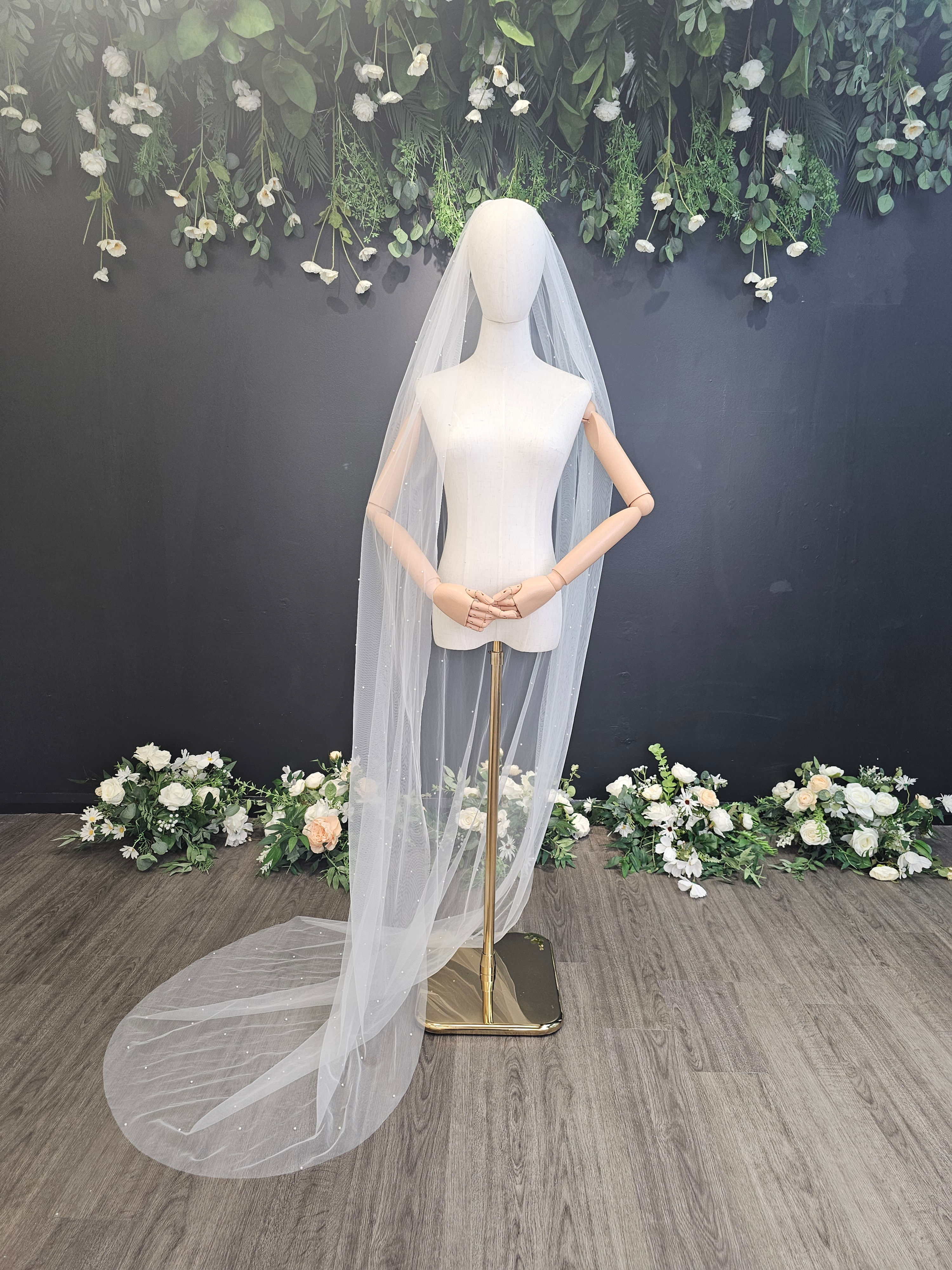 Laurel - 1Tier Mini Pearl Veil