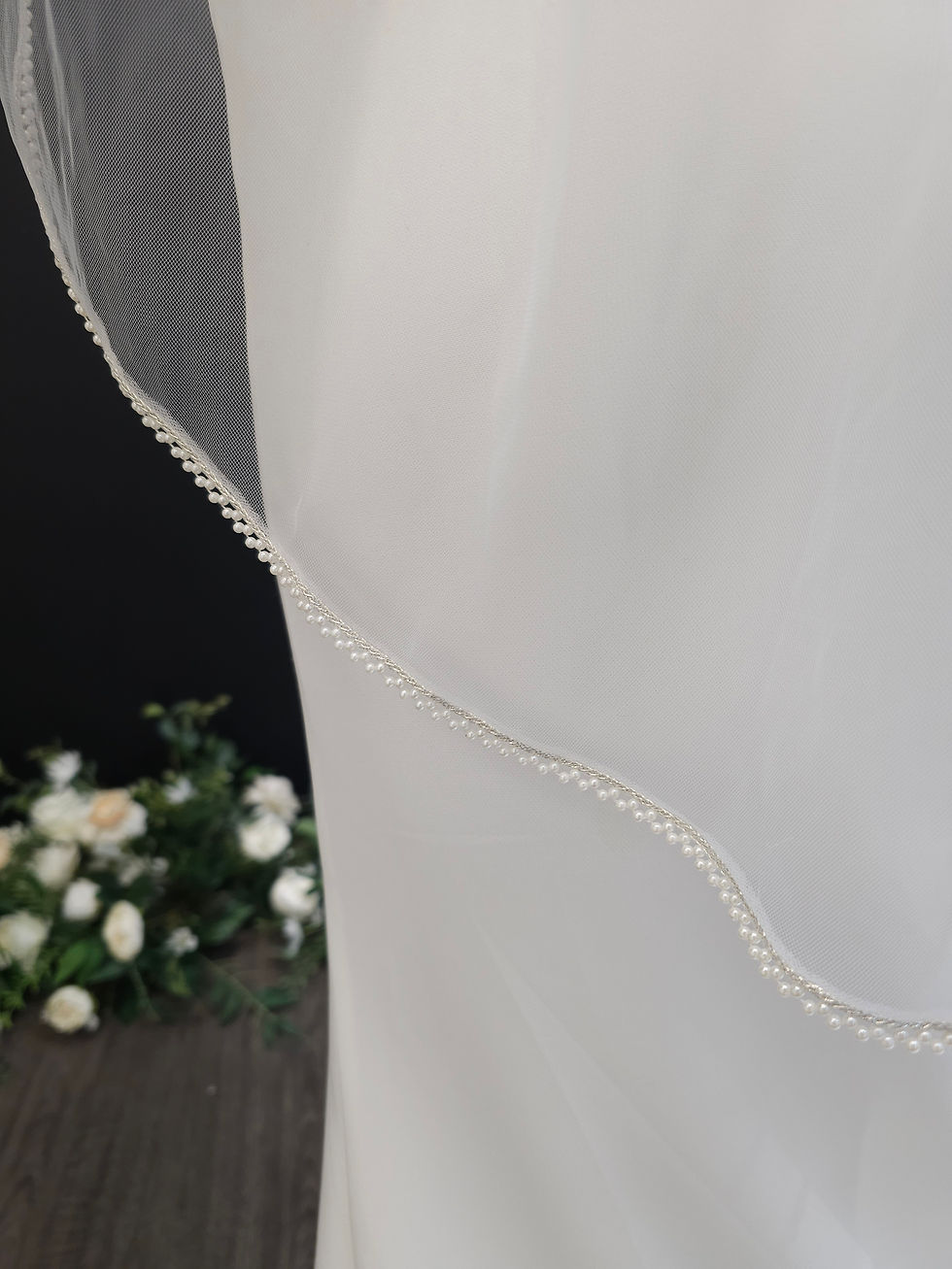 Thumbnail: 1 Tier Veil with Pearl Trim Edge
