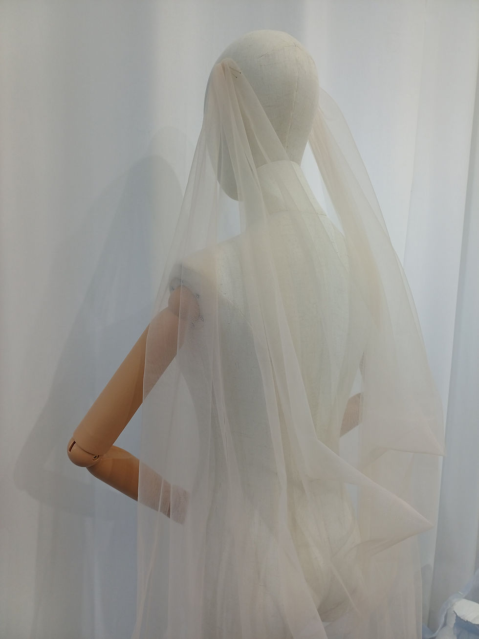 Thumbnail: The Cloud Veil - Drape veil