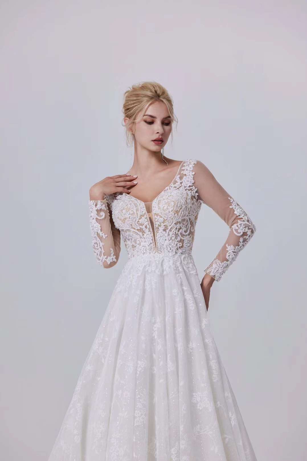 Dominique - Long sleeves lace bridal gown