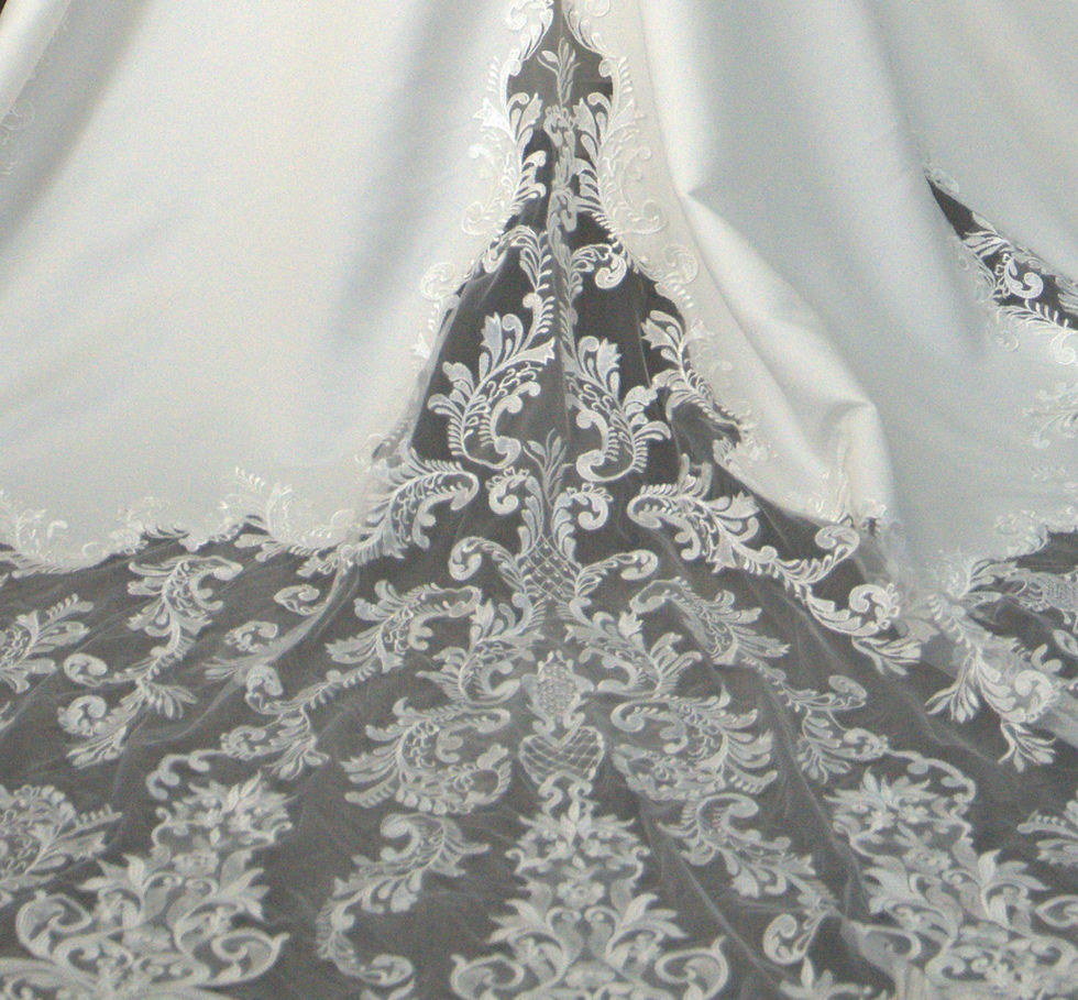Thumbnail: Lucia - Lace dress with long train