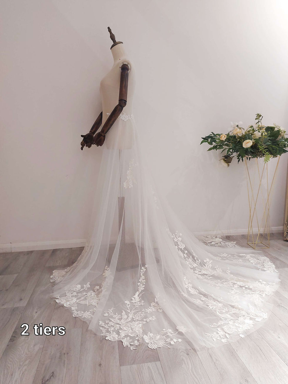 Thumbnail: Theodora - Detachable Train With Lace
