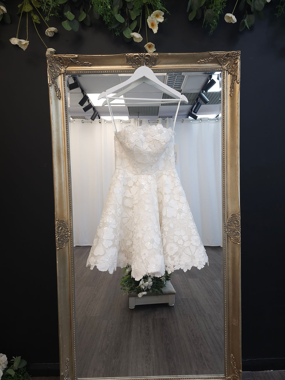 Thumbnail: Calla - Short Lace Dress