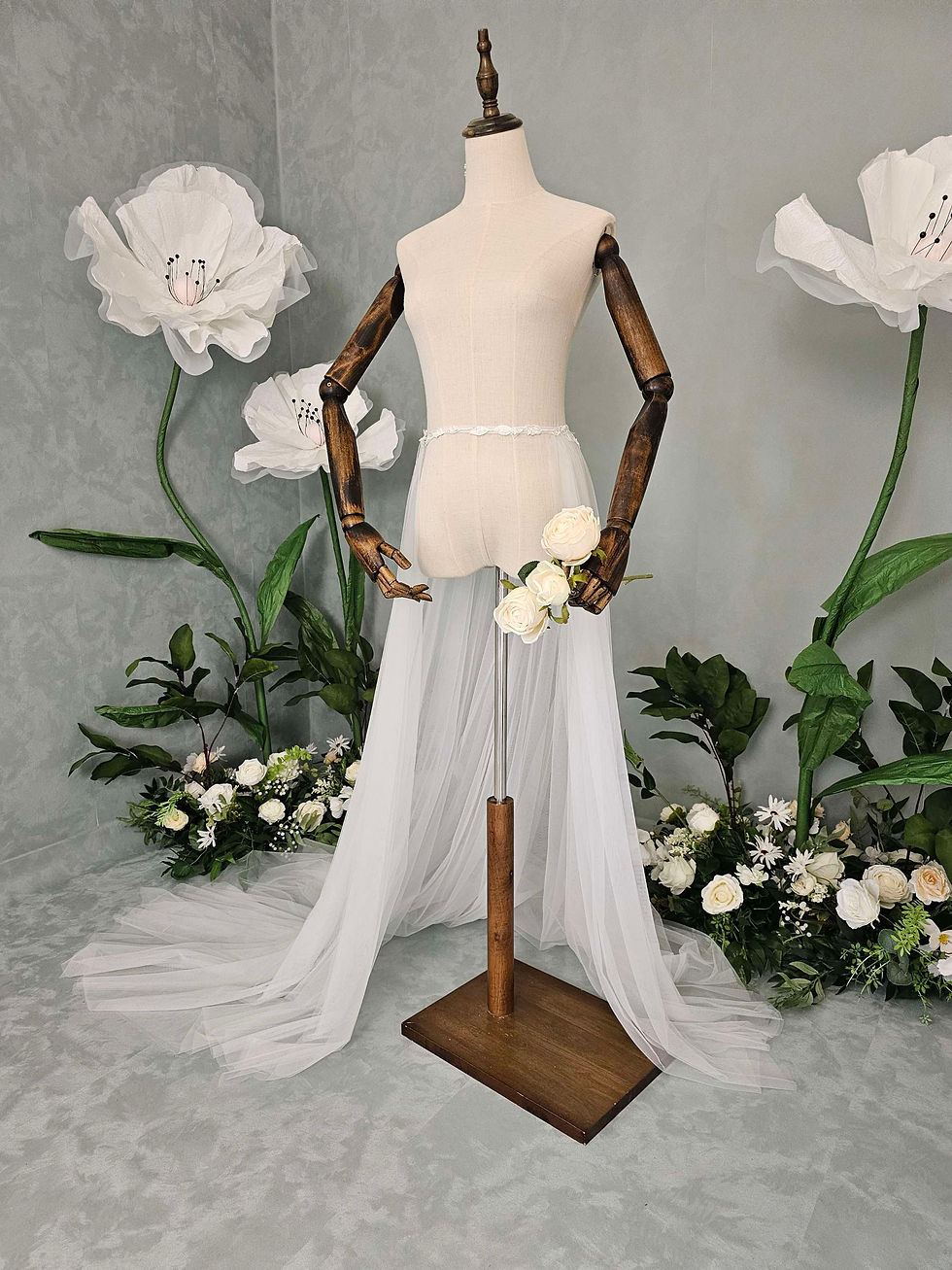 Thumbnail: Taylour - Detachable Train With Lace Belt