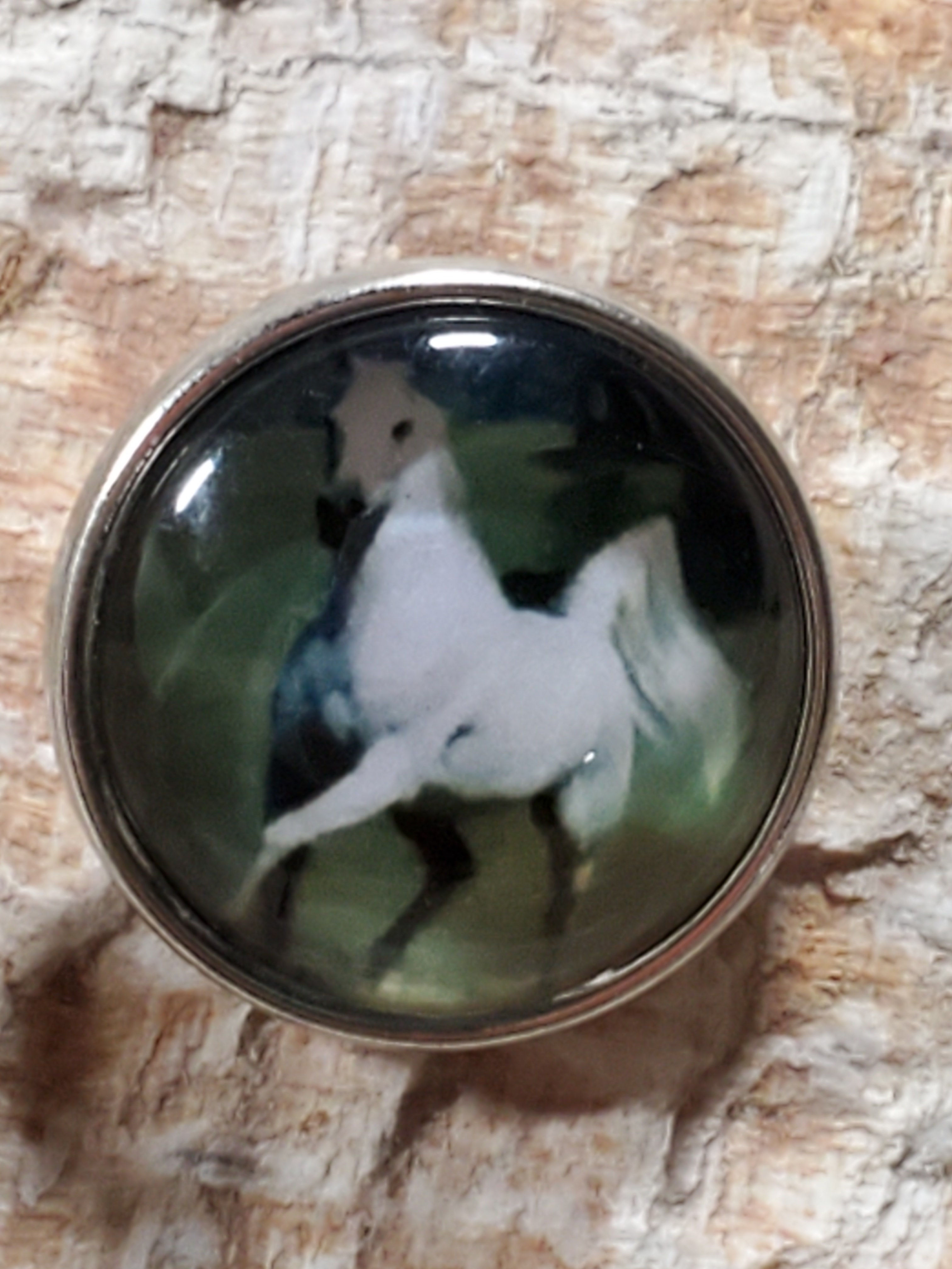 White Horse Glass Snap 18mm
