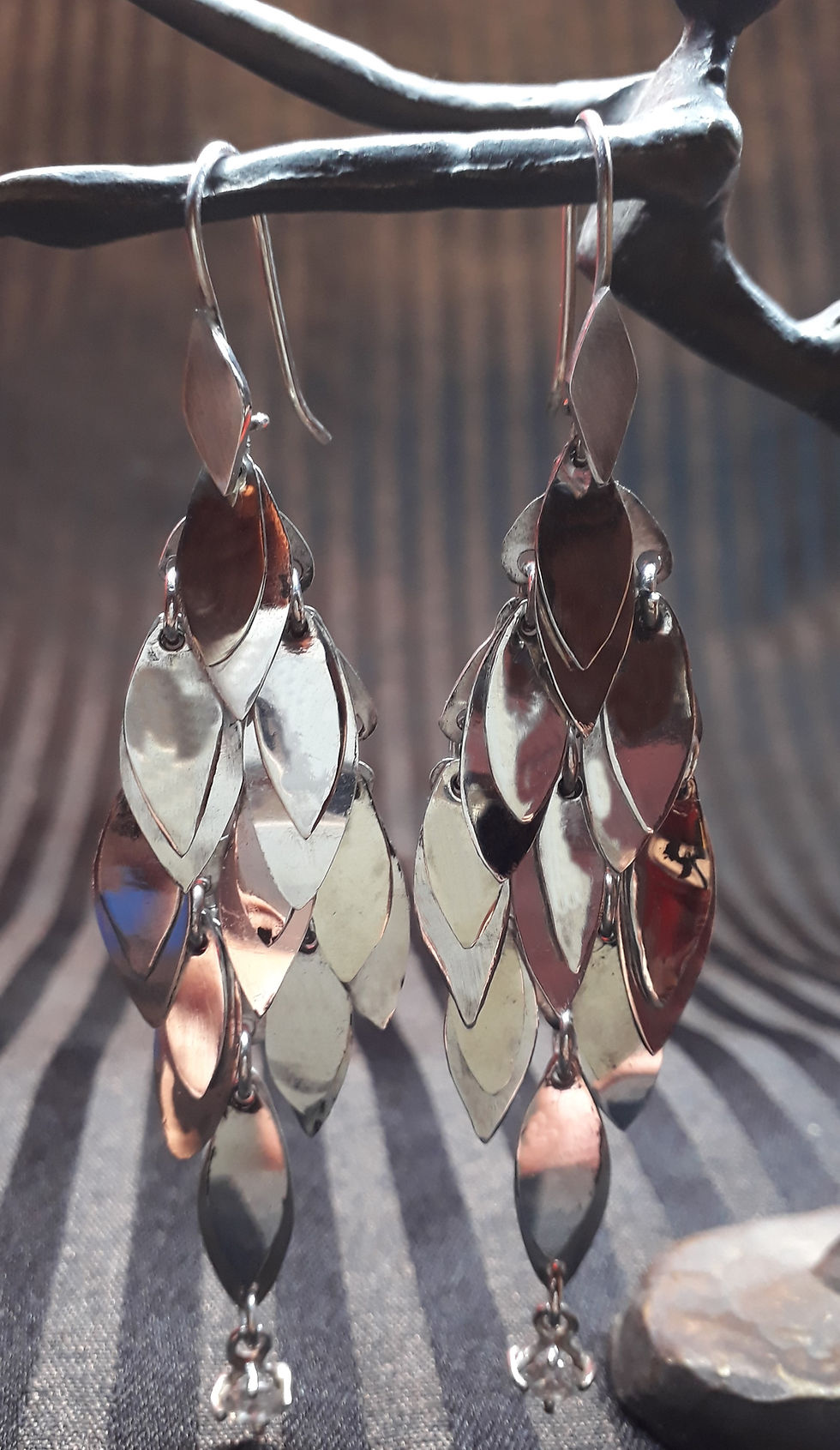 Miniature : Boucles d'oreilles feuilles argent et cristal vue de face