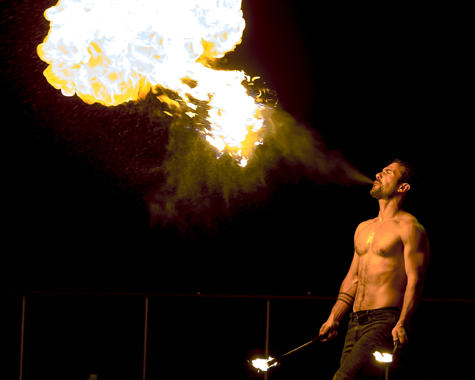 Artiste de feu - crache de feu