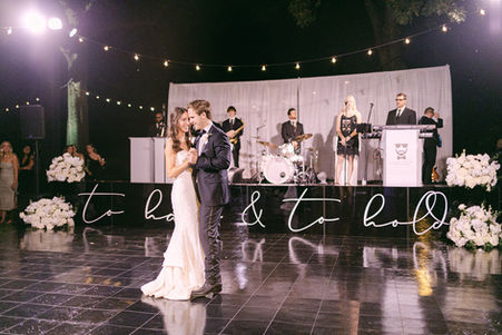 wedding planner, wedding details, first dance, bride and groom, outdoor wedding, outdoor wedding reception, luxury wedding planner, Oklahoma wedding planner 