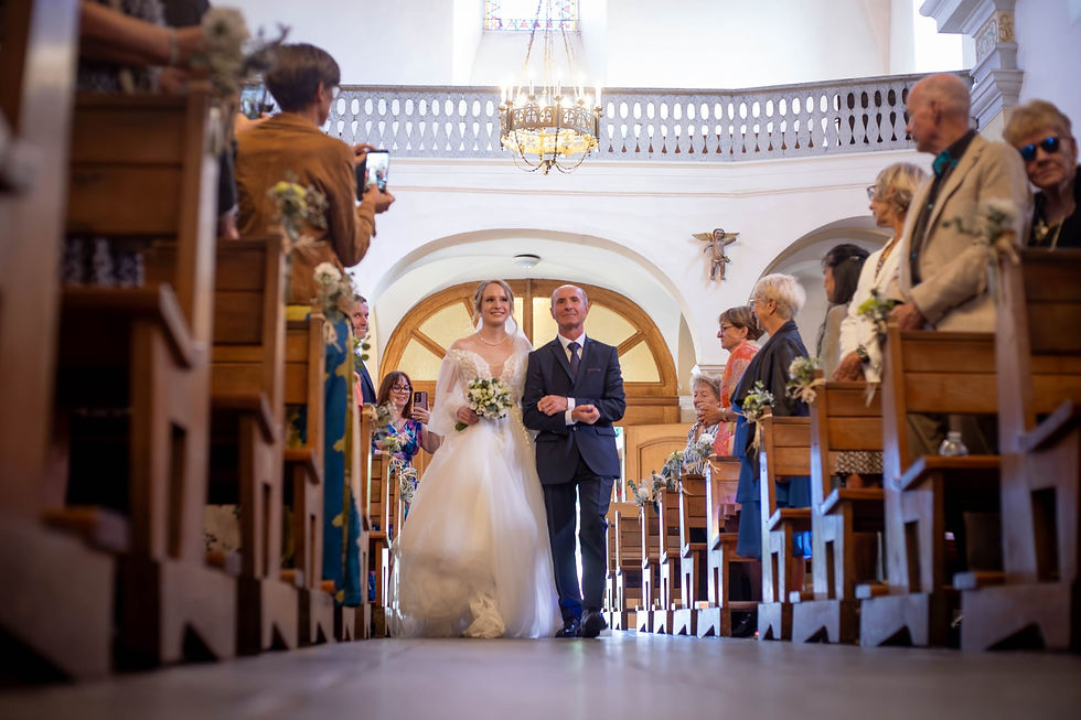 Découverte de la mariée, cérémonie religieuse 