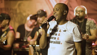 Cantor Salgadinho libera novo trecho de show comemorativo de 50 anos
